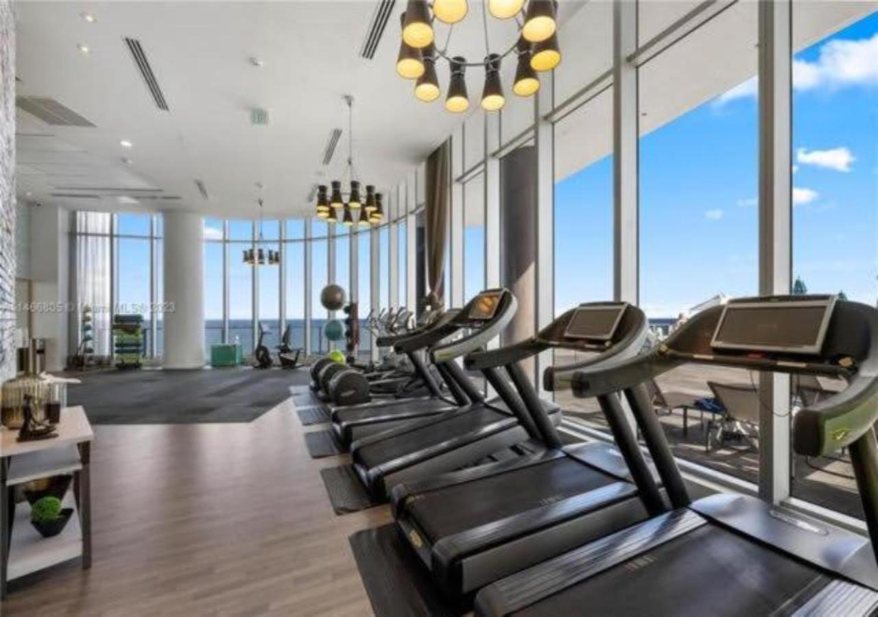 High Floor Corner 2 Bdr At Lyfe Resort Hollywood Eksteriør bilde